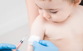 There has been a 2.4 percent decrease in infant immunisation rates across the country, but that is double in areas with the greatest socioeconomic deprivation (4.4 percent), Ministry of Health figures show.