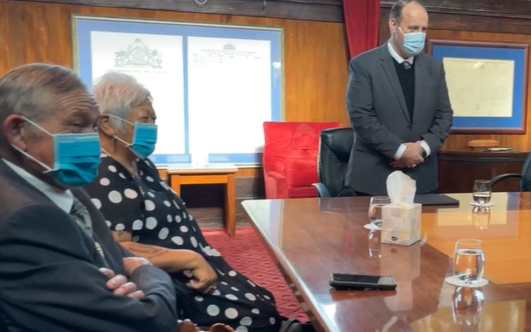 Kiingi Tuheitia Pootatau Te Wherowhero VII and his wife Te Atawhai with Ngira Simmonds wait as manuhiri are welcomed.