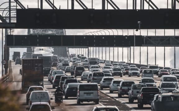 Auckland commuters lose an average of 66 hours each year stuck in traffic at peak times, council says.