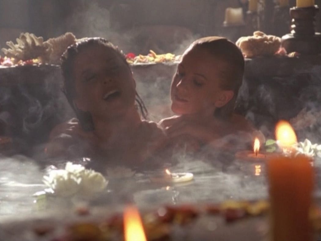 No one knows why lesbians started shipping Xena and Gabrielle