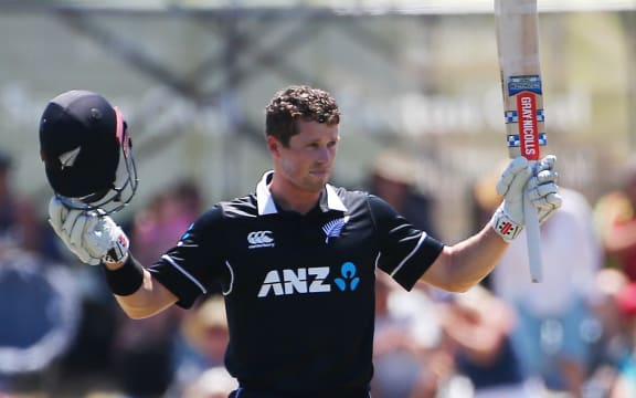 Henry Nicholls acknowledges the crowd at Saxton Oval after scoring his maiden ODI century.