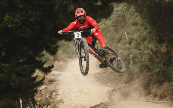 Sam Blenkinsop on his way to winning the Men's Elite Downhill New Zealand title in Dunedin on 26th January 2020.