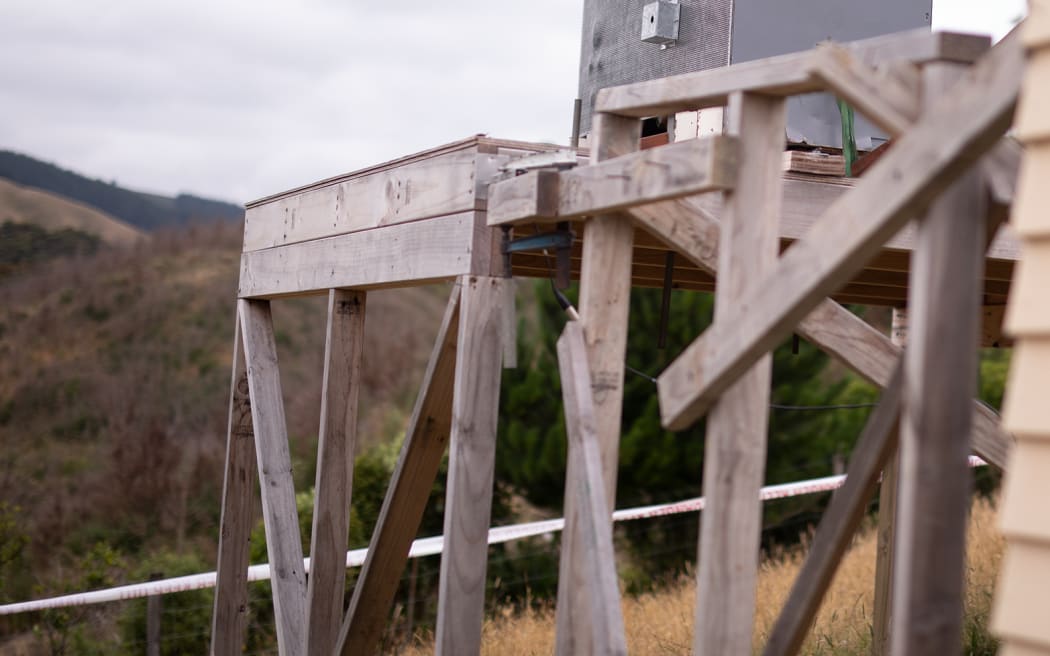 Quake testing platforms.