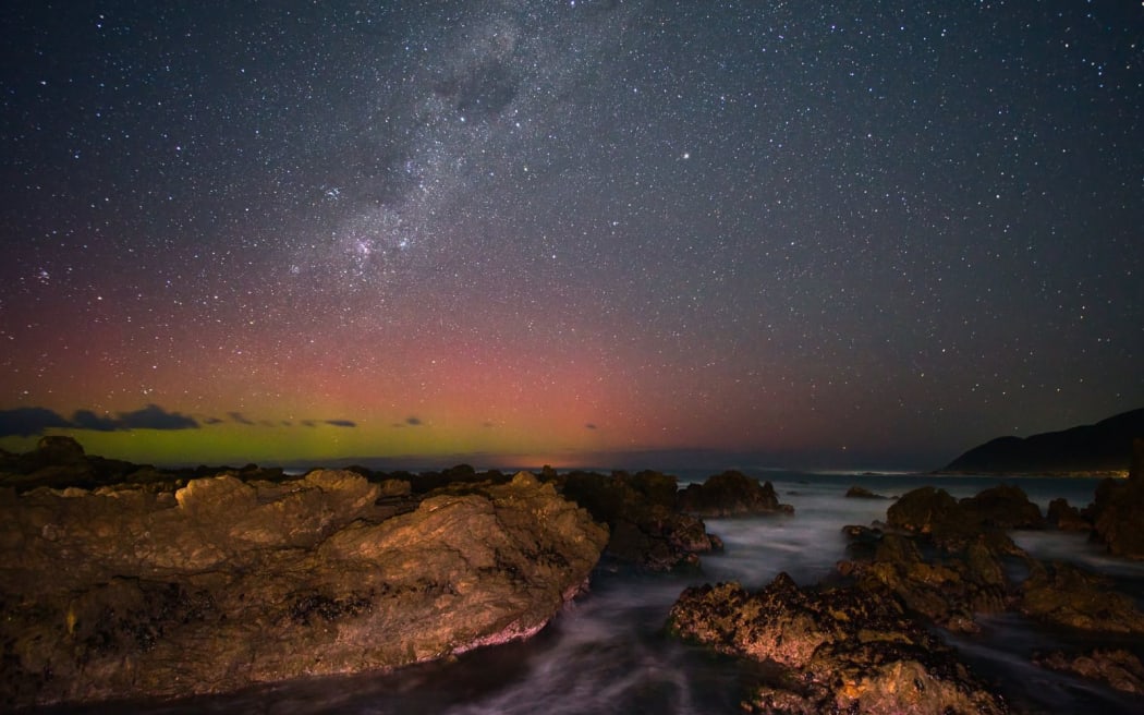 An aurora as seen from Island Bay, 4 August 2024.