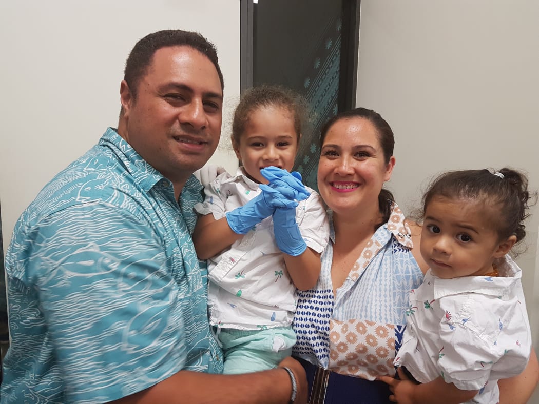 Keonilei Lealiifano and her family