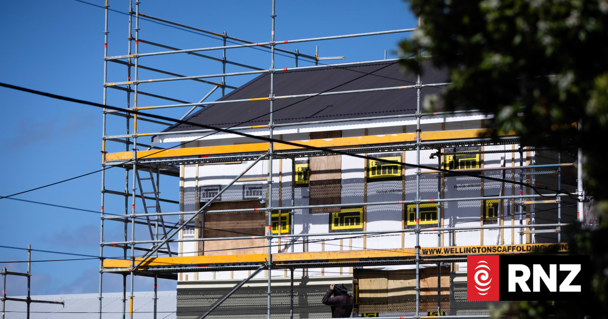 Master Builders says building consents system is 'broken' | RNZ