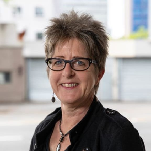 Photo of Nikki Mandow