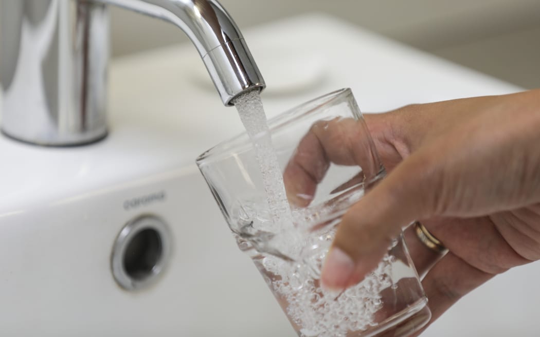 Generic water into glass