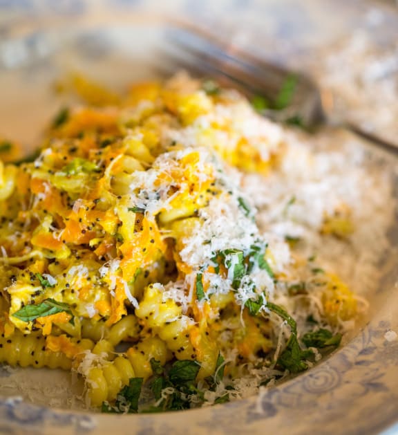 Chicken and poppy seed pasta