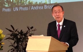 Ban Ki-moon speaks at Auckland University.