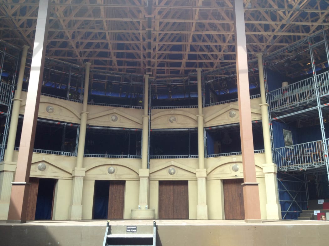 Pop Up Globe Stage