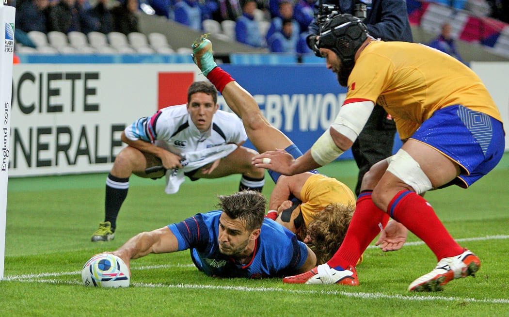 French winger Sofiane Guitoune scores against Romania RWC2015
