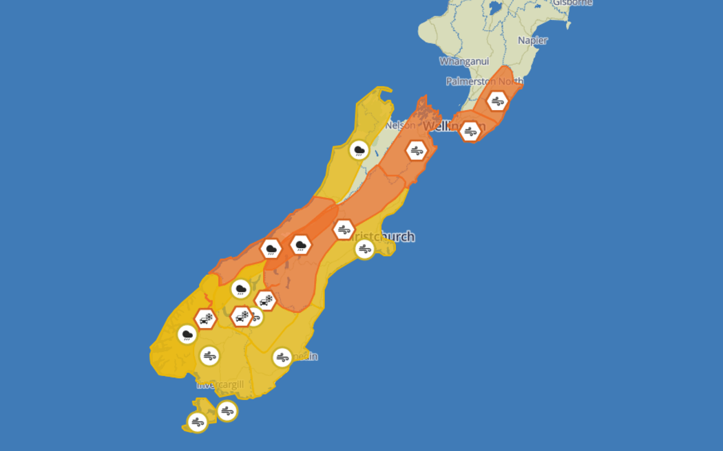 MetService 2023 年 10 月 15 日的天气警报和观察。