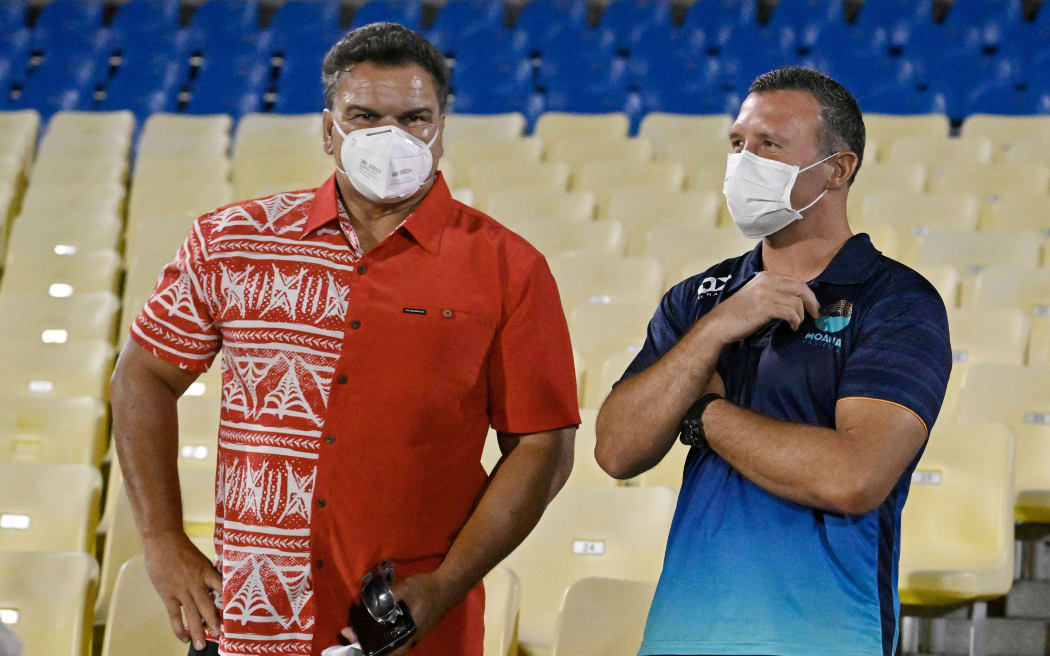 Sir Michael Jones with head coach Aaron Mauger. Moana Pasifika.