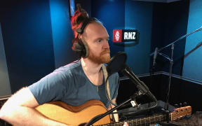 Newton Faulkner: RNZ First Songg