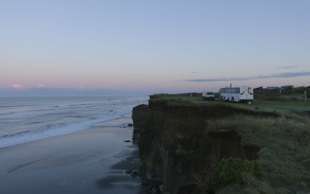 Freedom camping, Waipipi Beach, Taranaki.