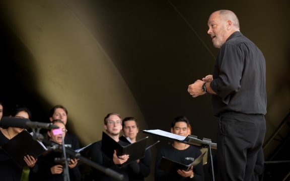David Squire and the New Zealand Youth Choir