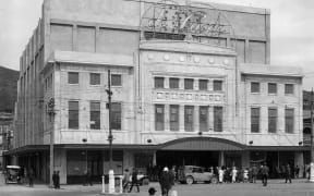 The Embassy Theatre in 1925.