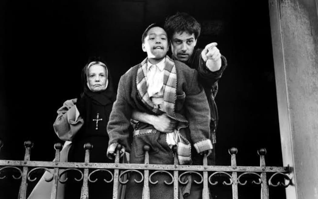 Vincent Ward with actors on set of Map of the Human Heart