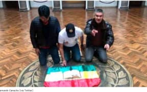 Luis Fernando Camacho's tweet of himself inside Bolivia's presidential palace