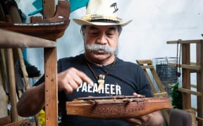 `Sully Paea Vaka Carver