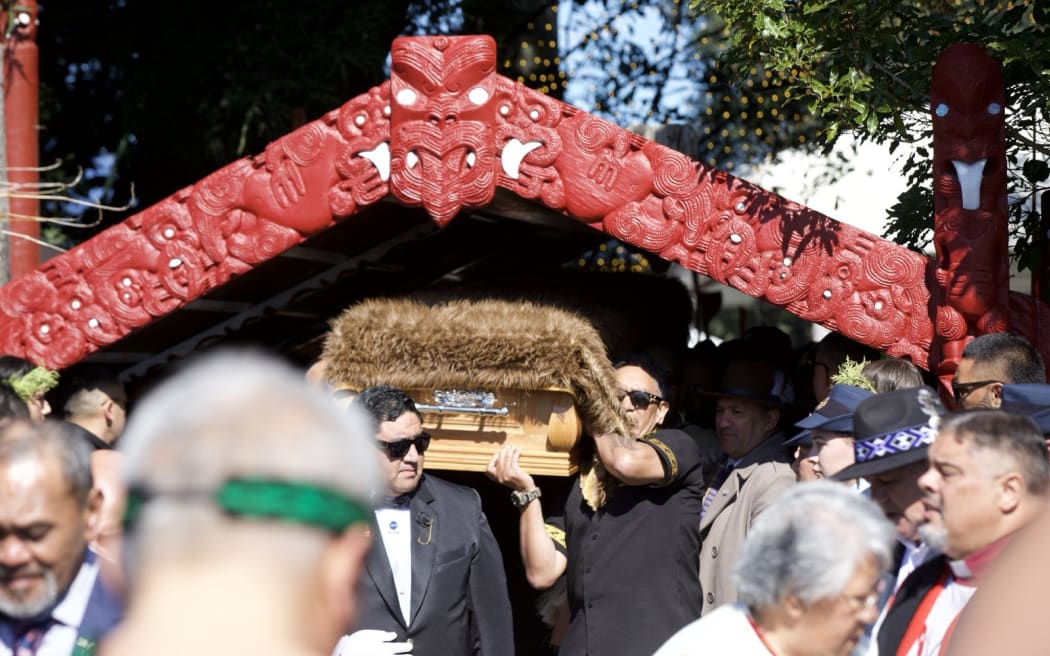 Kiingi Tuheitia Pootatau Te Wherowhero VII's body is transferred to a hearse.