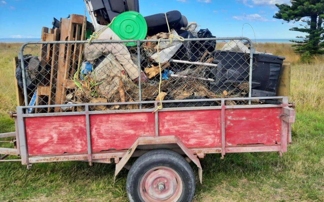 Trash collected on 16 April, along with eight pig carcasses, from a small stretch of sand dunes along Centennial Marine Drive (the “Mad Mile”) in Gisborne.