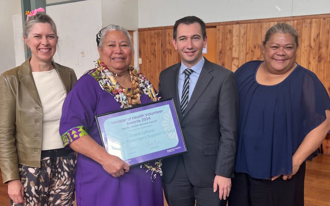 From left: Dr Christina Buchanan, who nominated Aloese Lefono for the award, Aloese Lefono, Health Minister Simeon Brown, and Dr Fuafiva Fa’alau.