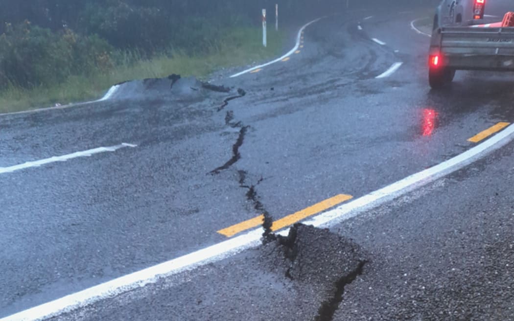 Cracks in the highway at Knights Point, the site of the major Epitaph Slip in 2012, north of Haast, require more geotechnical investigation today and tomorrow, NZTA said on 9 November, 2024.