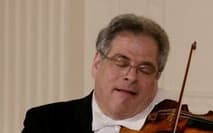 Violinist Itzhak Perlman performing at the White House
