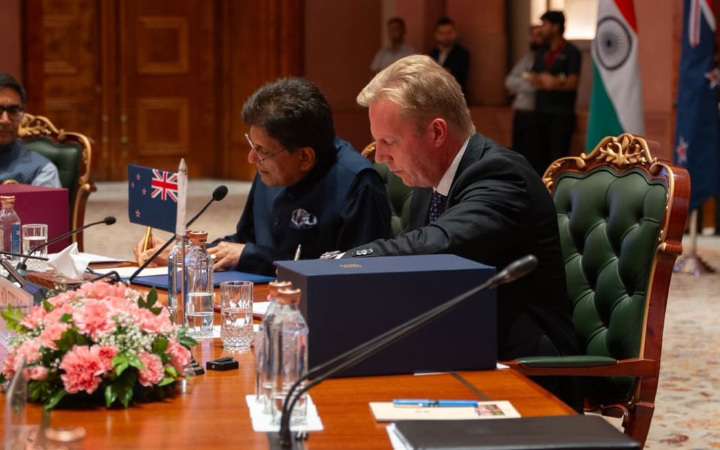 यूनियनों ने चेतावनी दी है कि भारत-एनजेड एफटीए से प्रवासी शोषण हो सकता है