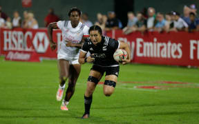 Sarah Goss from NZ scores against the USA, Dubai 2017