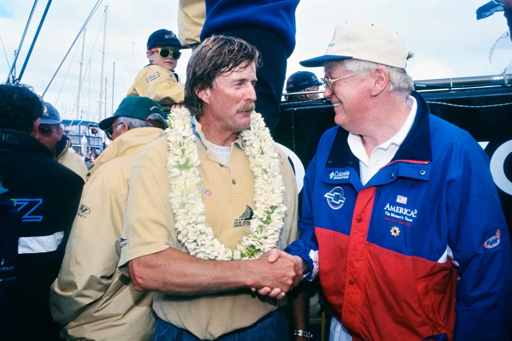 Peter Blake shakes the hand of American businessman Bill Koch.
Team New Zealand v Team Dennis Conner in the 1995 America's Cup.