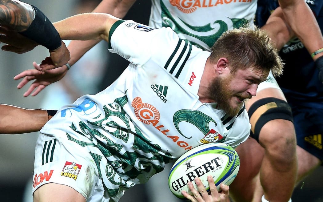 Chiefs hooker Liam Polwart is quitting rugby because of concussion issues.