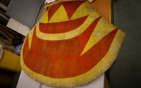 Hawaiian cloak given to Captain Cook