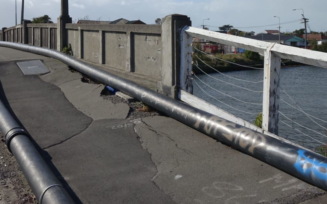 The quake-damaged bridge