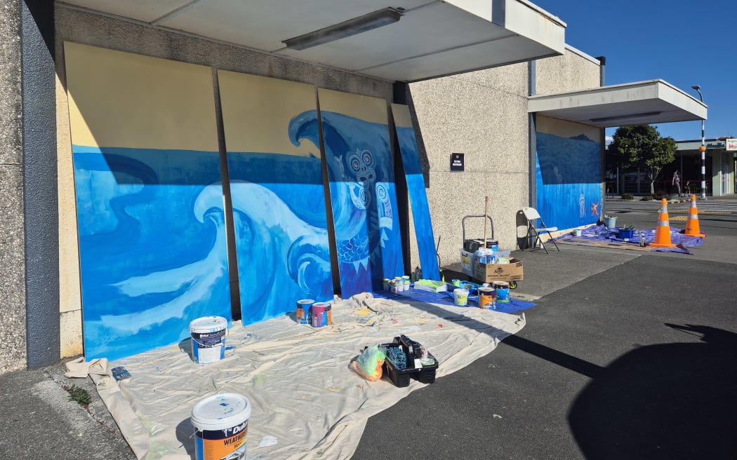 The second and third part to the mural