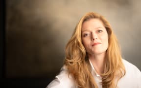 Headshot of soprano/conductor Barbara Hannigan