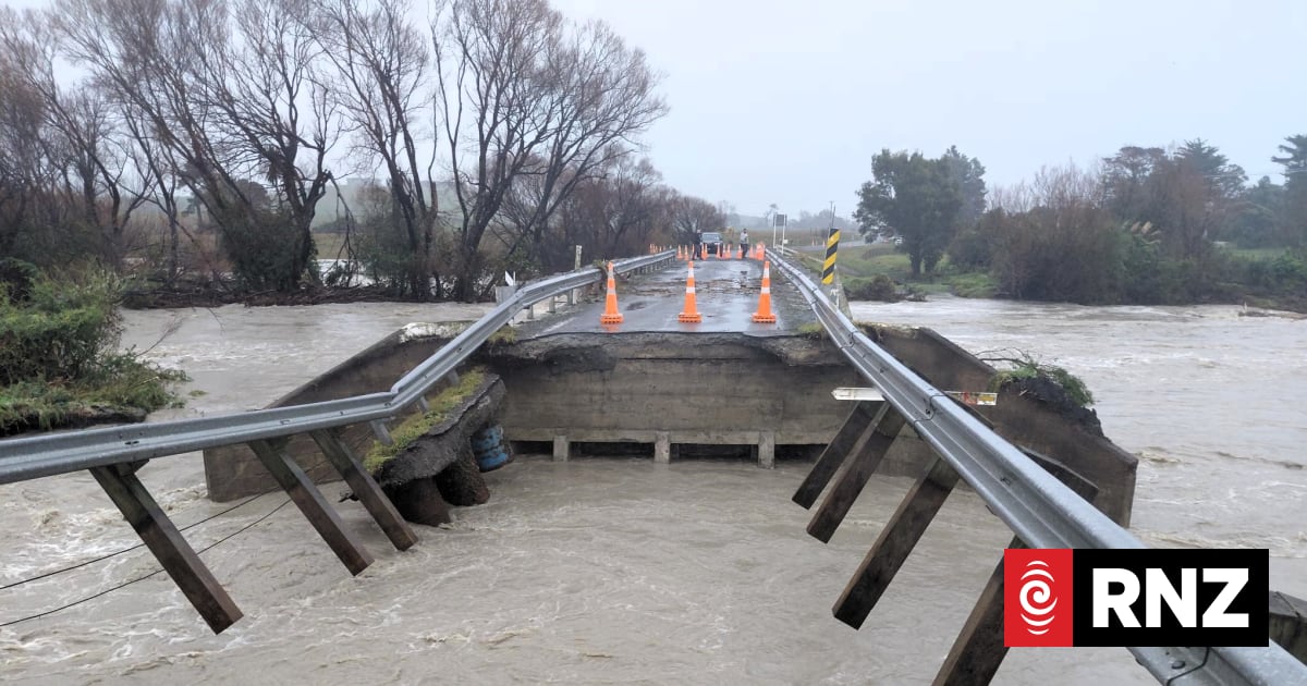 Flooding damages South Wairarapa bridge again