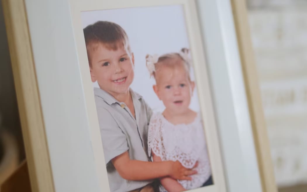 Nayte with his younger sister, Irah. (ABC Capricornia: Jasmine Hines)