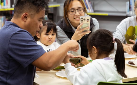 Zongzi Wrapping Workshop Held at Highland Park on May 18 to Celebrate the Chinese Dragon Boat Festival