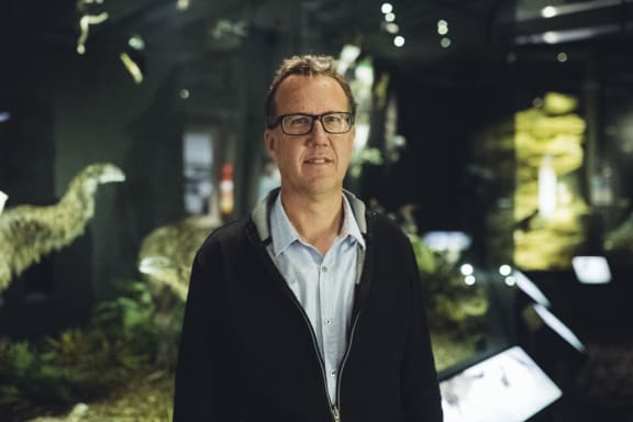 Dr Dean Peterson