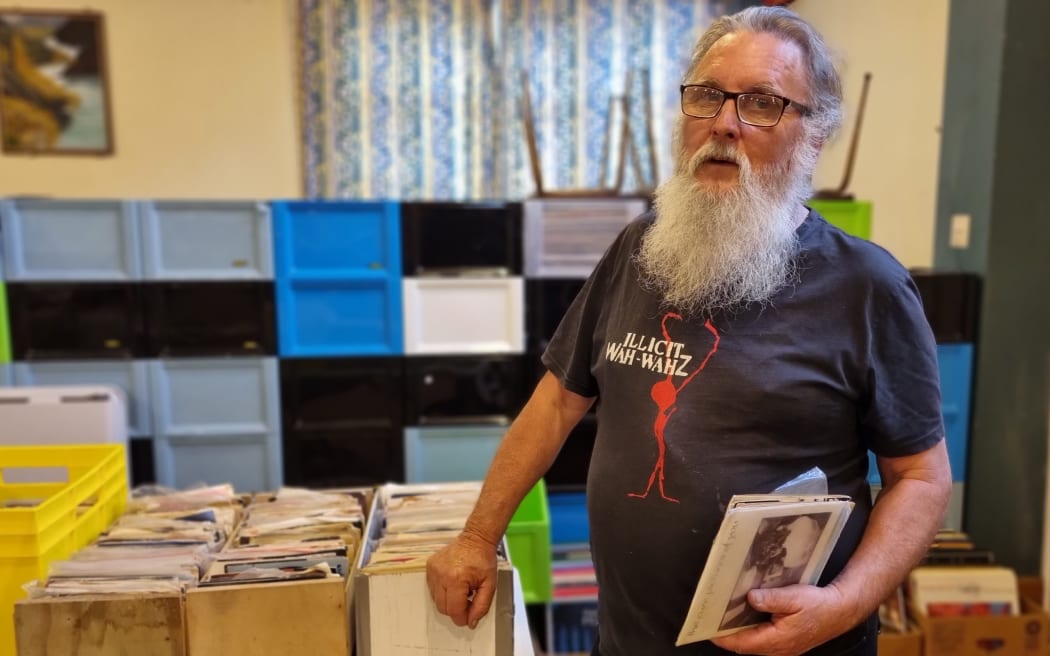 Record fair co-ordinator Brian Wafer says fans of vinyl like having something tangible in their hands.