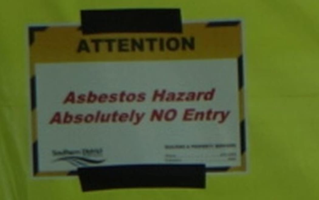 Abestos sign