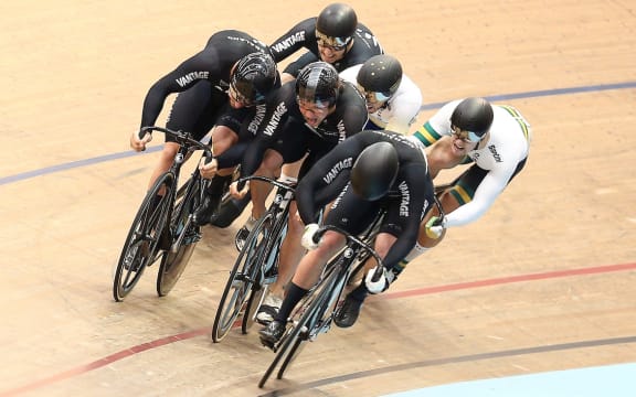 Eddie Dawkins, Jordan Castle and Sam Webster of New Zealand
compete in the Men Elite Keirin final during the 2020 Oceania Track Cycling Championships at the SIT Zero Fees Velodrome in Invercargill, New Zealand on Saturday, 19 October 2019. ( Mandatory Photo Credit: Dianne Manson )