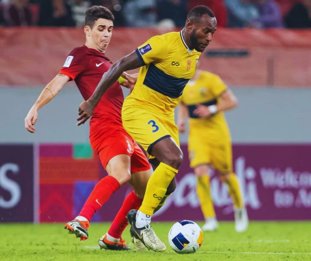 Brian Kaltak in action for his former club, the Central Coast Mariners, in the A-League.