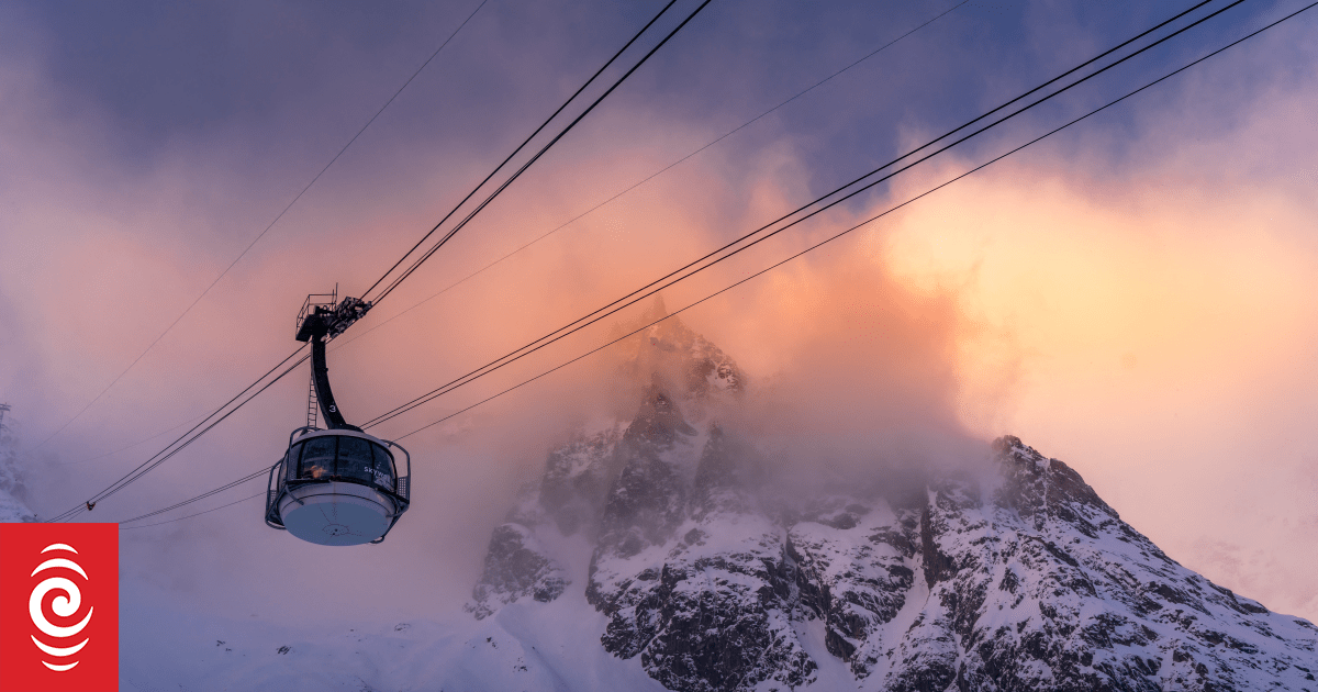 Avalanches kill two, injure several others in the Alps
