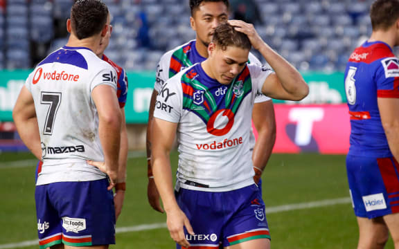 Reece Walsh reacts after the Warriors were beaten by the Knights.  Newcastle Knights v Vodafone Warriors. NRL Rugby League, McDonald Jones Stadium, Newcastle, NSW, Australia, Saturday 19th June 2021.