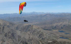 Paragliding above Sedgemere Lakes in Molesworth Station