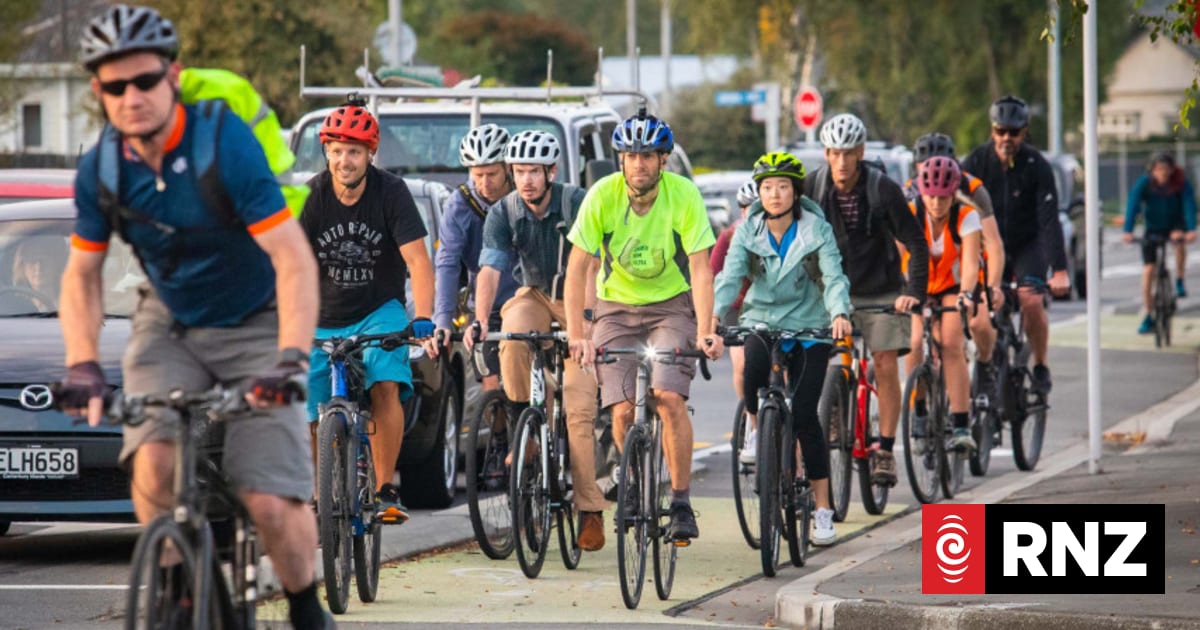 Big demand for cycle workshop practically giving bikes away